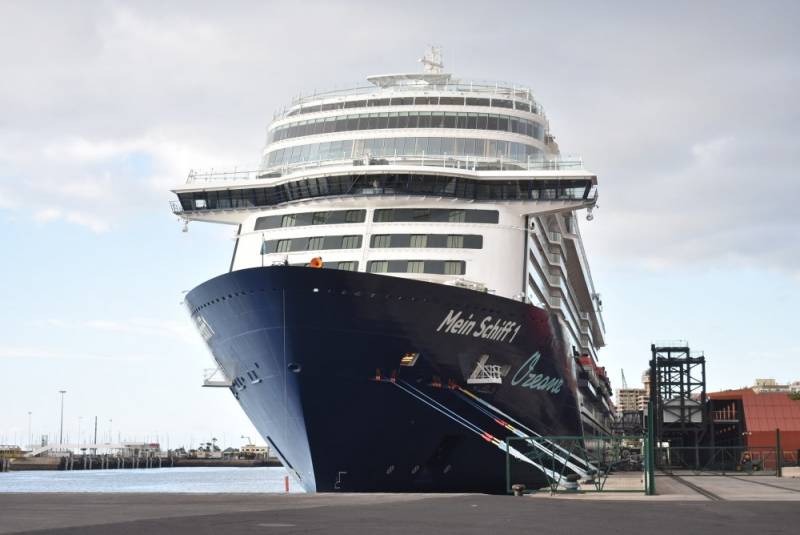 Mein Schiff 1